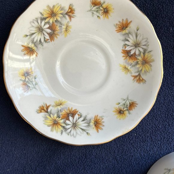 VTG Crown Royal  Bone China Teacup and Saucer - Picture 6 of 6